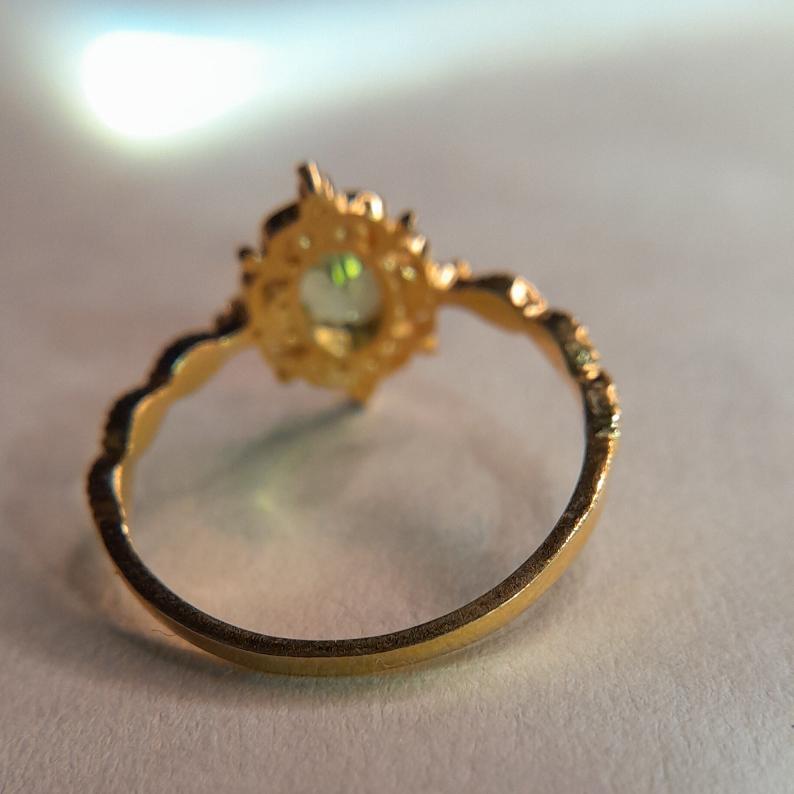 Helio Peridot Ring