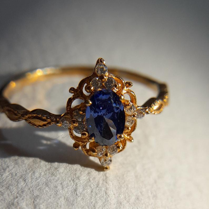 Helio Tanzanite Ring