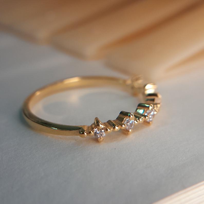 Moissanite Pinprick Band - djoyr