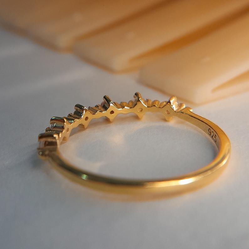 Moissanite Pinprick Band - djoyr