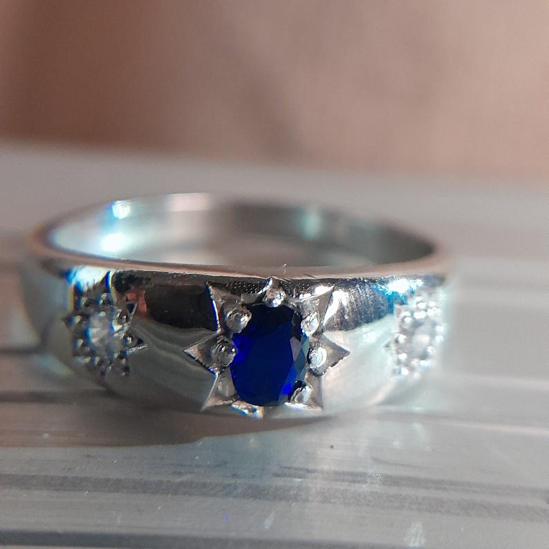 Lab Sapphire Vela Ring in Silver