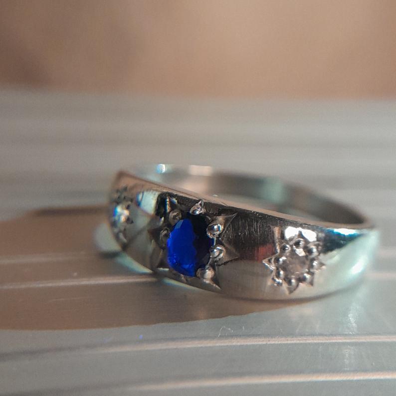 Lab Sapphire Vela Ring in Silver