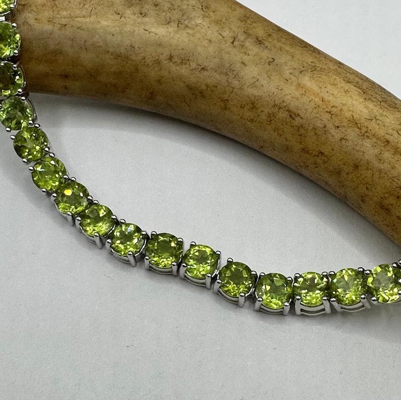 Natural Peridot Tennis Bracelet - djoyr
