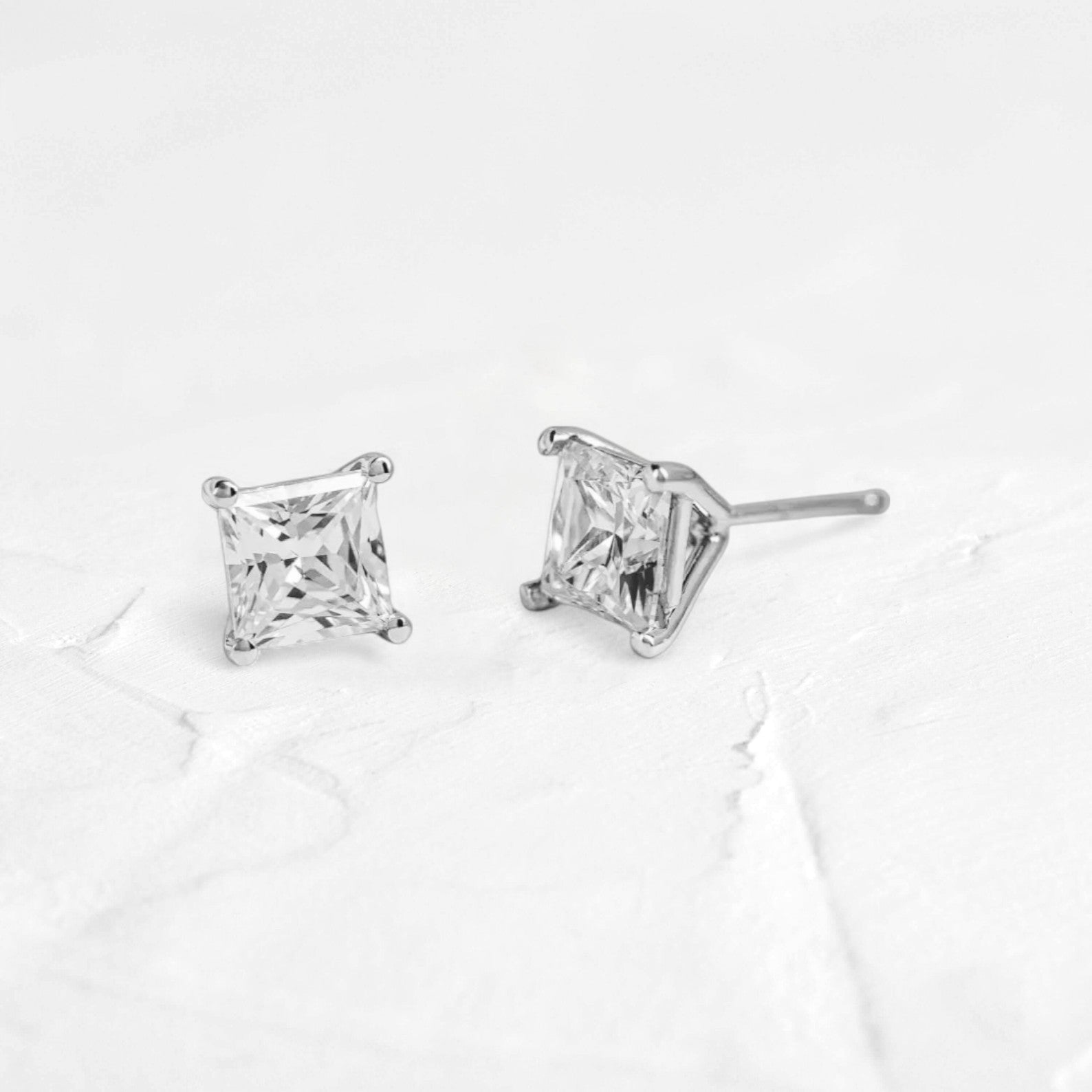 Moissanite Princess cut Studs in silver - djoyr
