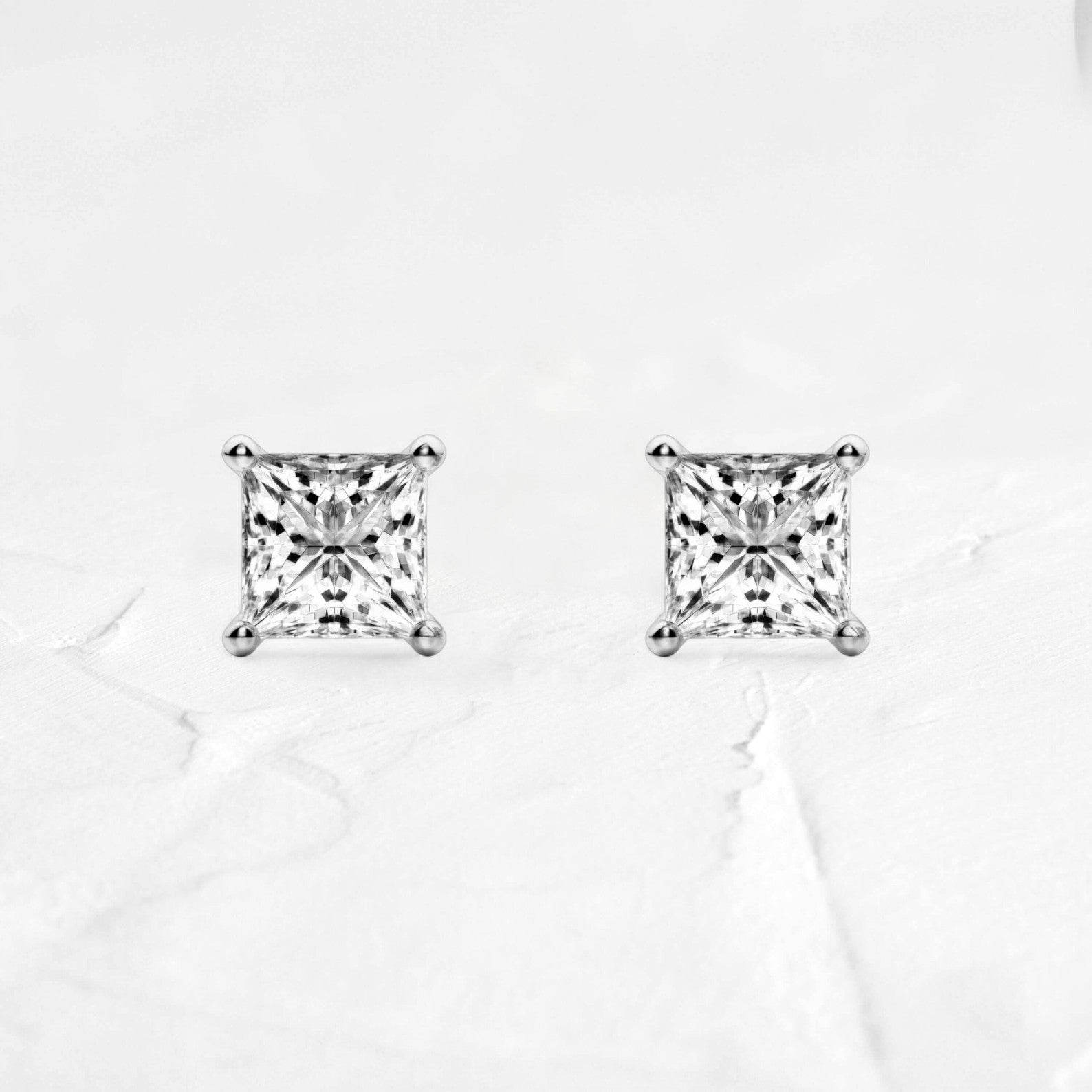 Moissanite Princess cut Studs in silver - djoyr