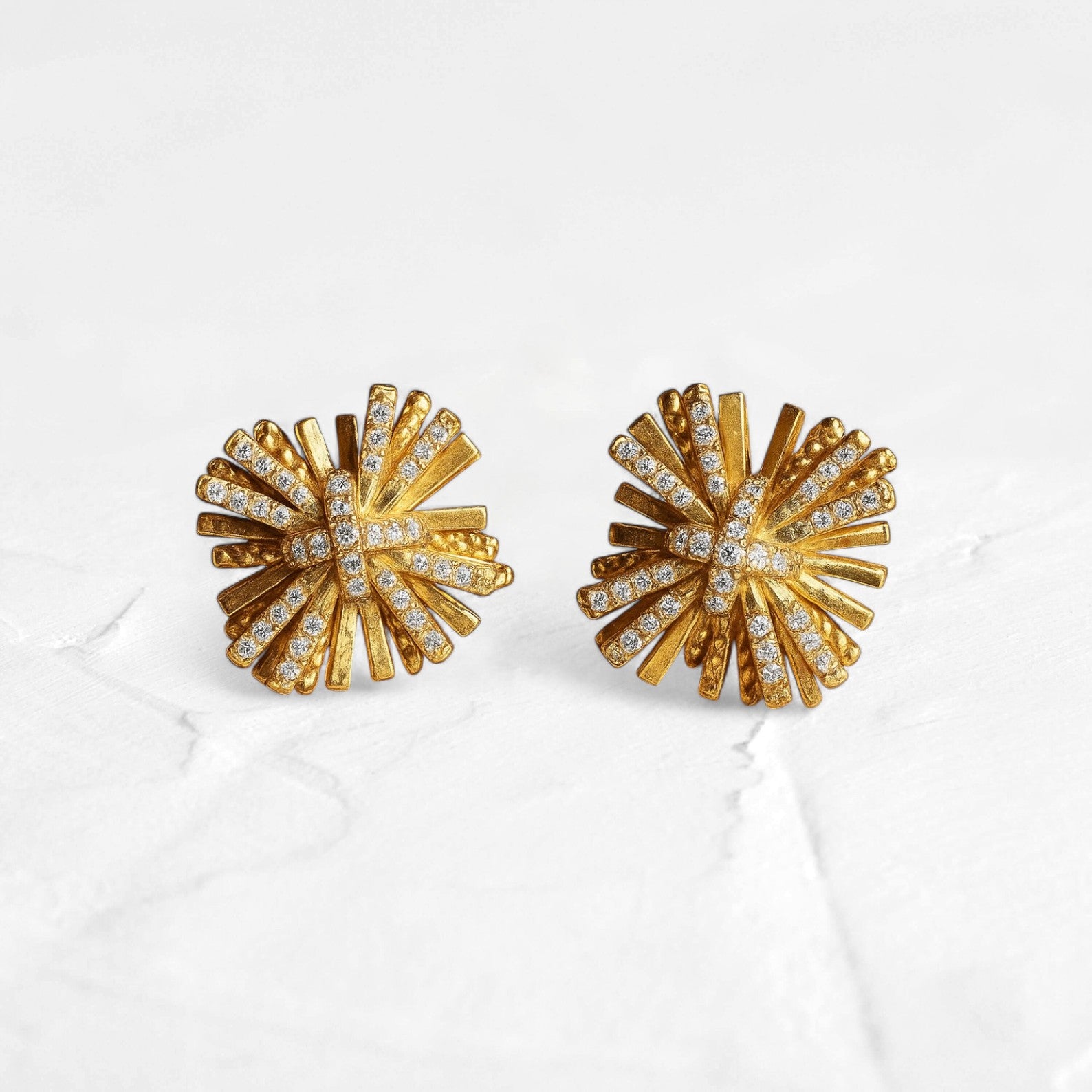 Moissanite Flair Sun Studs - djoyr