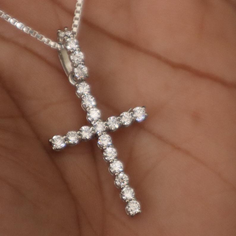 Lab Grown Diamond Cross Pendant - djoyr
