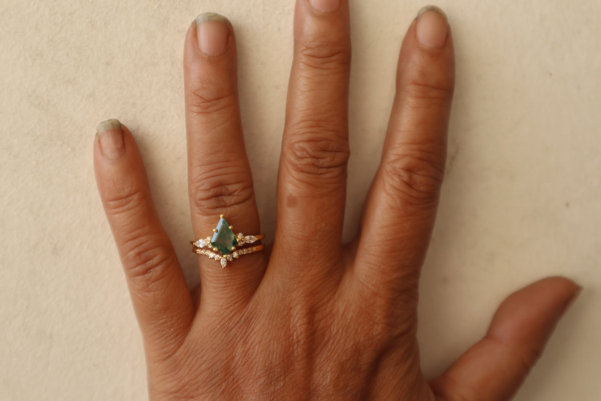 Kite Shaped Natural Green Moss Agate Ring Set