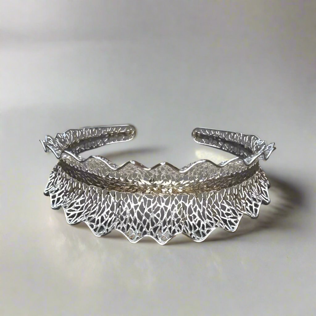 Elegant Filigree Cuff Bracelet – Intricate Lattice Design