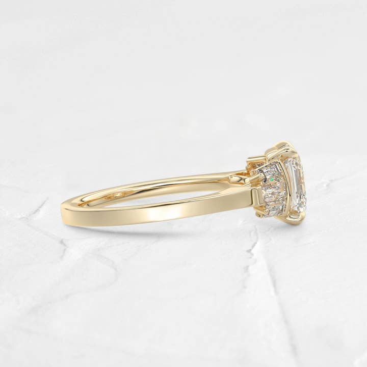 Burst Asscher cut Moissanite Ring - djoyr