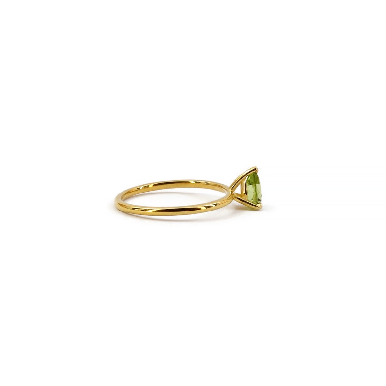 Dew Peridot Ring