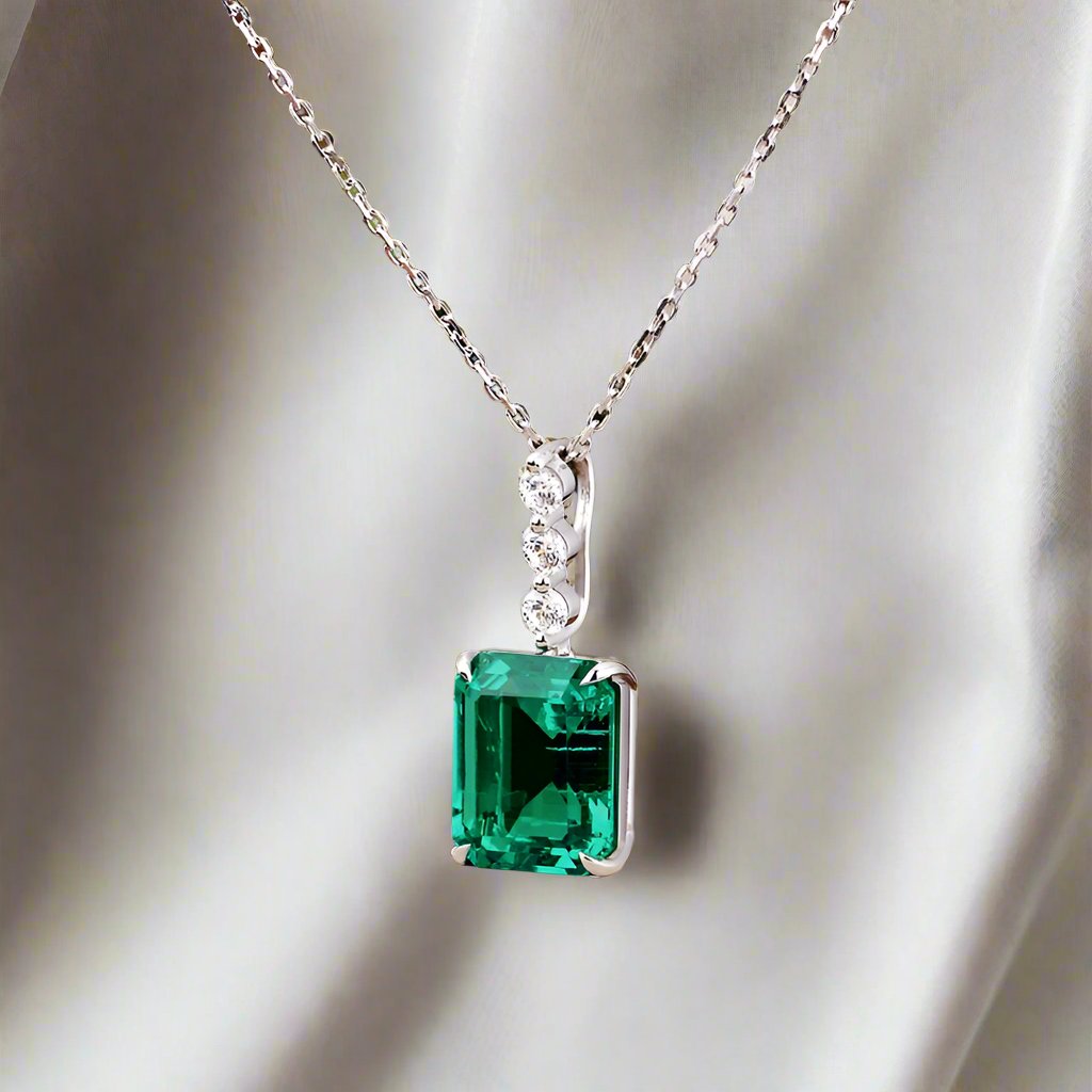 Lab Emerald Fall Pendent - djoyr