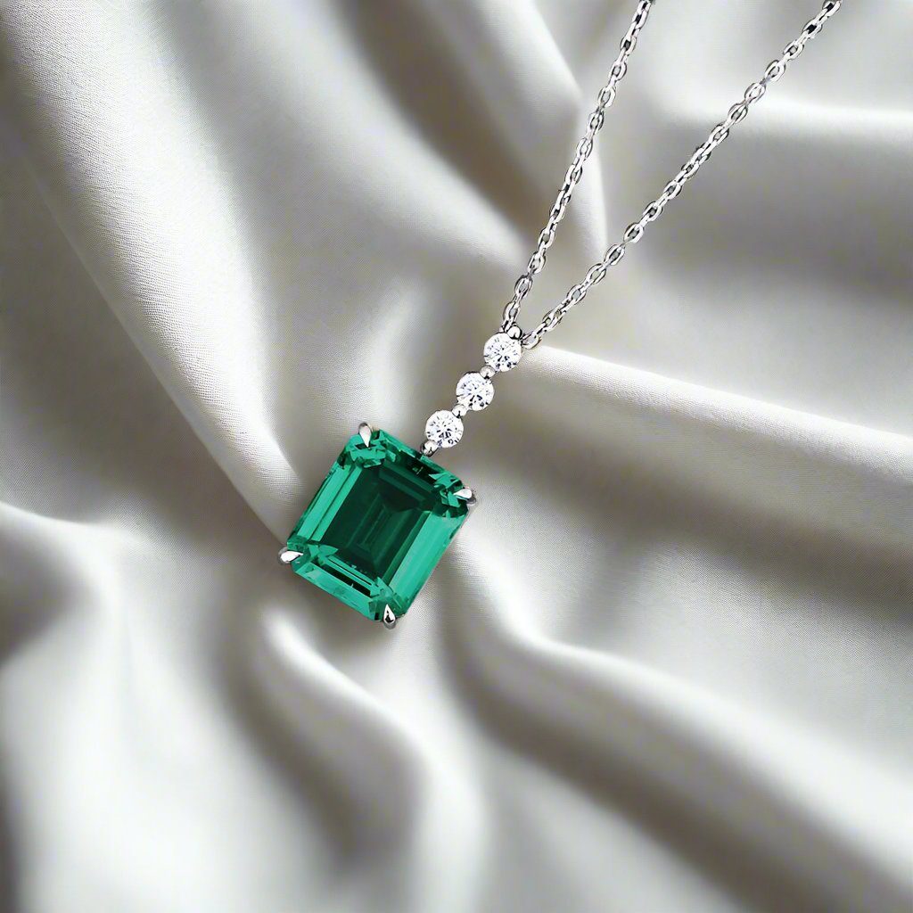 Lab Emerald Fall Pendent