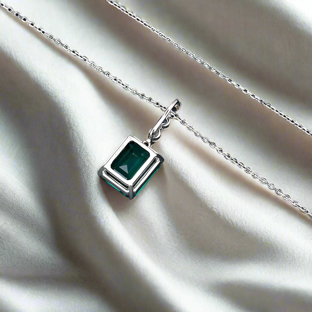 Lab Emerald Fall Pendent