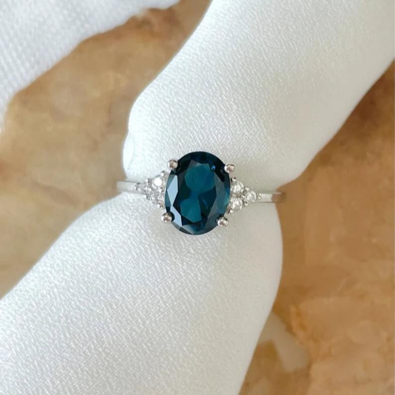 Lab Grown Peacock Sapphire Ring - djoyr