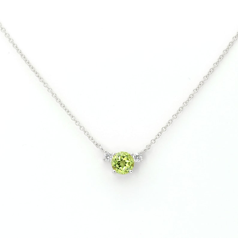Peridot Centering Necklace - djoyr