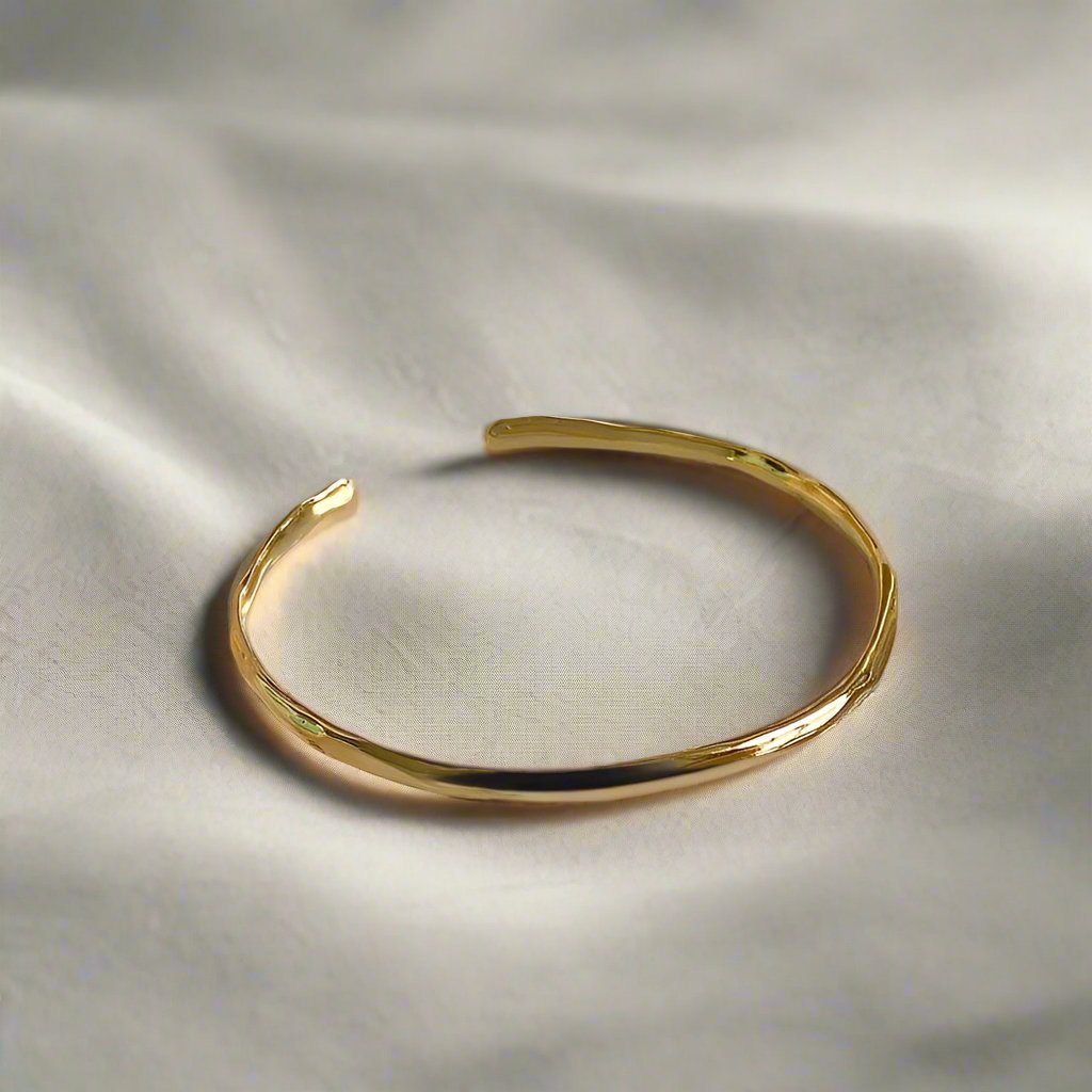 Arka thin Gold Cuff - djoyr