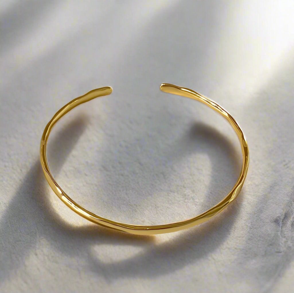 Arka thin Gold Cuff - djoyr