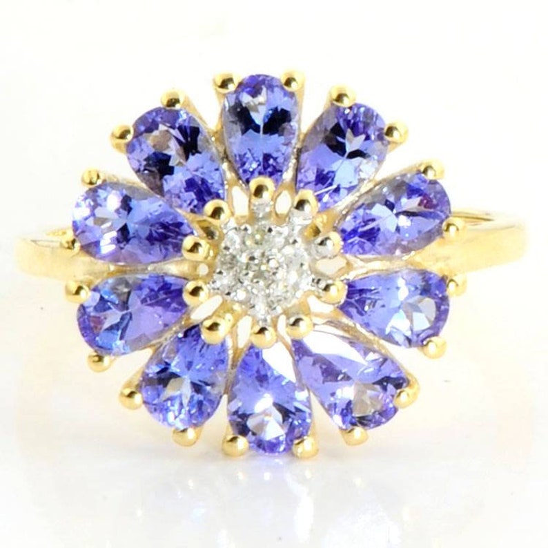 Fioritura Ring in Tanzanite