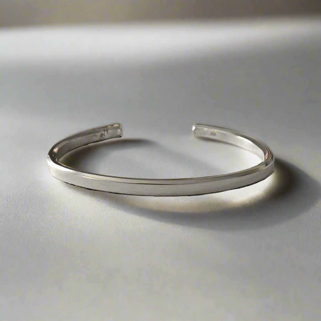 Atri Sterling Silver cuff - djoyr