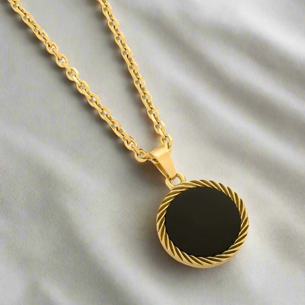Black Onyx Anadem Pendent - djoyr