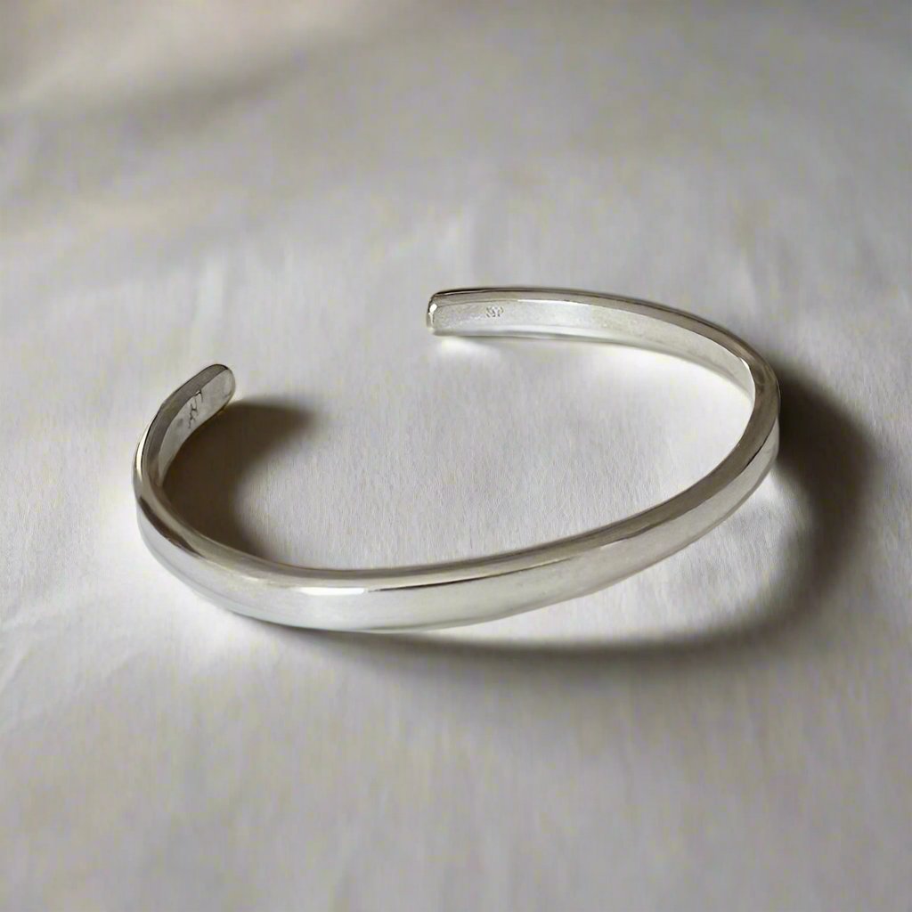 Atri Sterling Silver cuff - djoyr