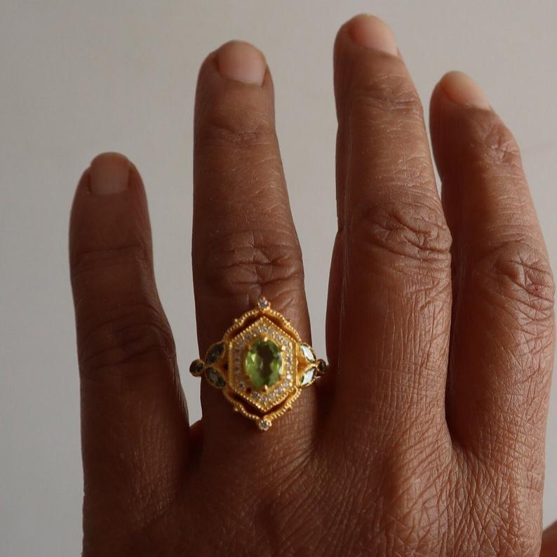 Regal Peridot Ring - djoyr