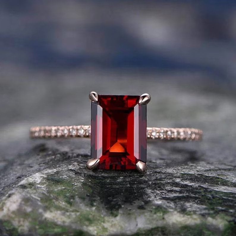 Garnet Ember Ring in Silver - djoyr