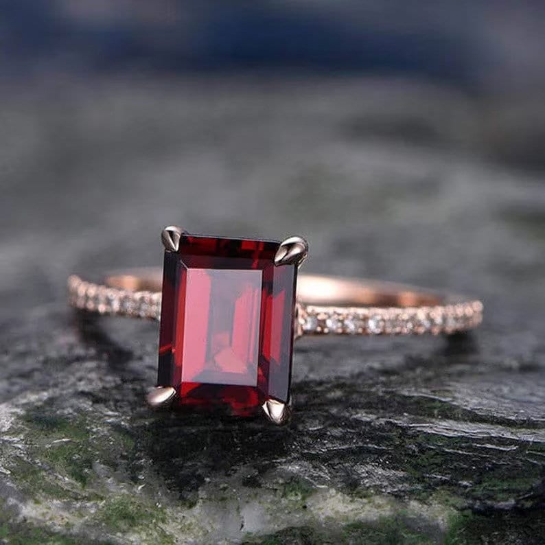 Garnet Ember Ring in Silver - djoyr