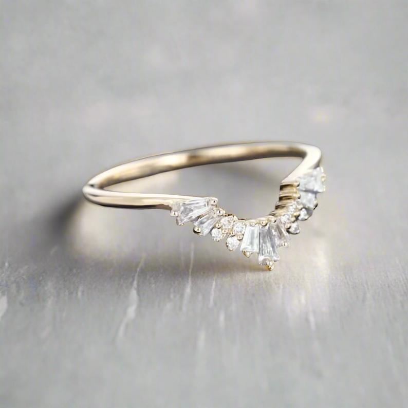 Moissanite Sculptor Arc Baguette Ring - djoyr