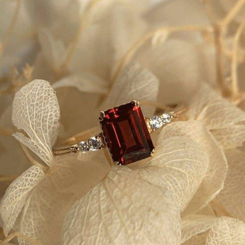 Garnet Whisper Ring - djoyr