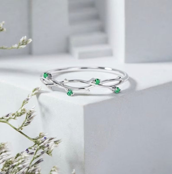 Emerald Garland's Embrace in Silver - djoyr