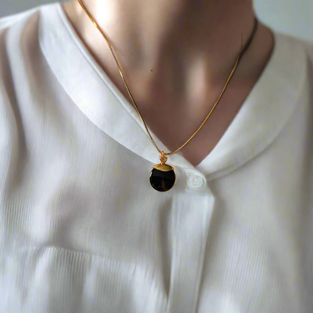 Black Onyx Tomate Pendant - djoyr