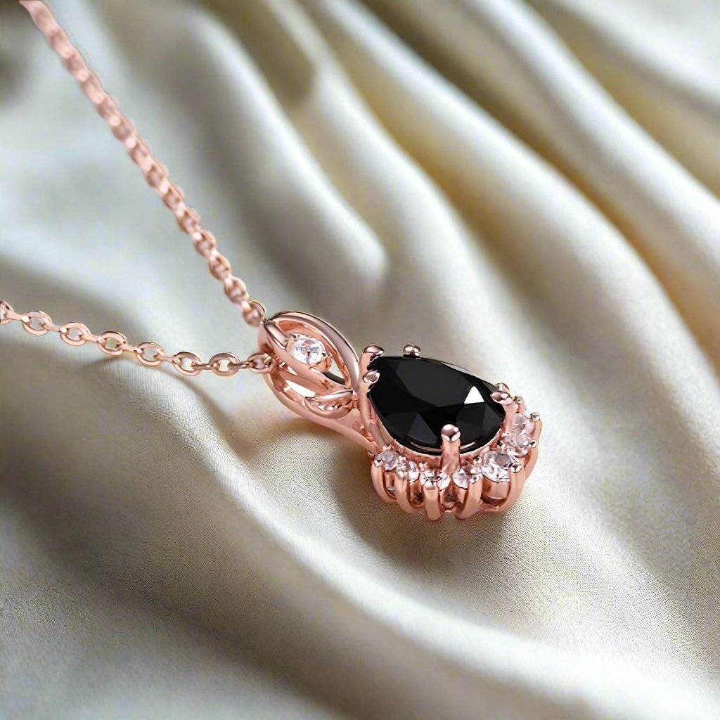 Black Onyx Chantilly Pendent - djoyr