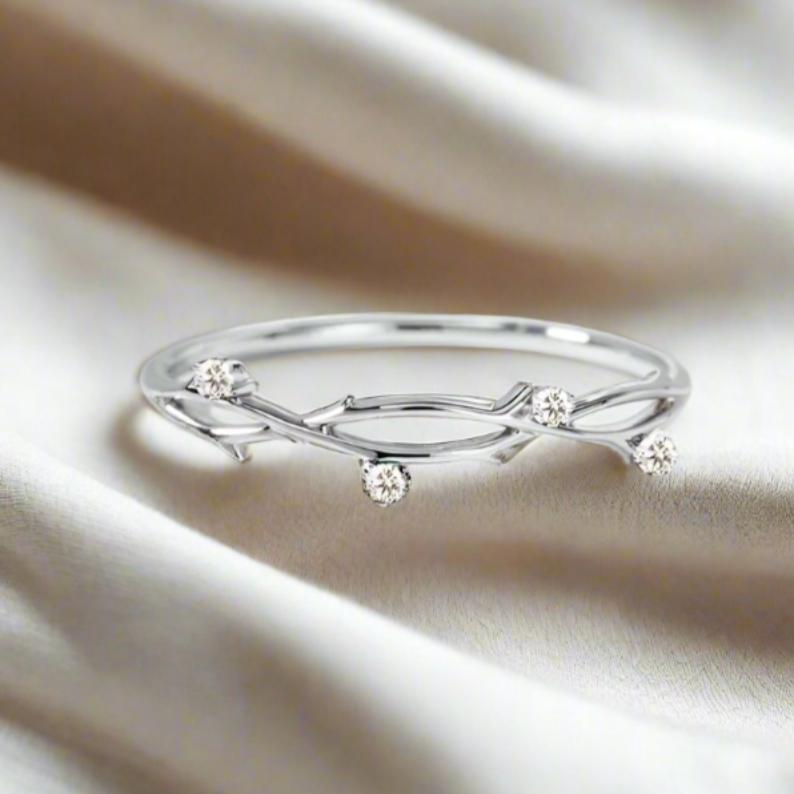 Moissanite Garland's Embrace in Silver - djoyr