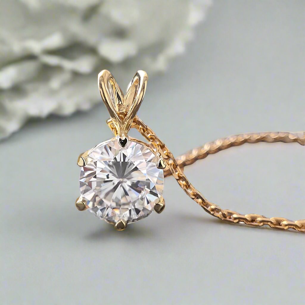 Moissanite Round Pendant - djoyr
