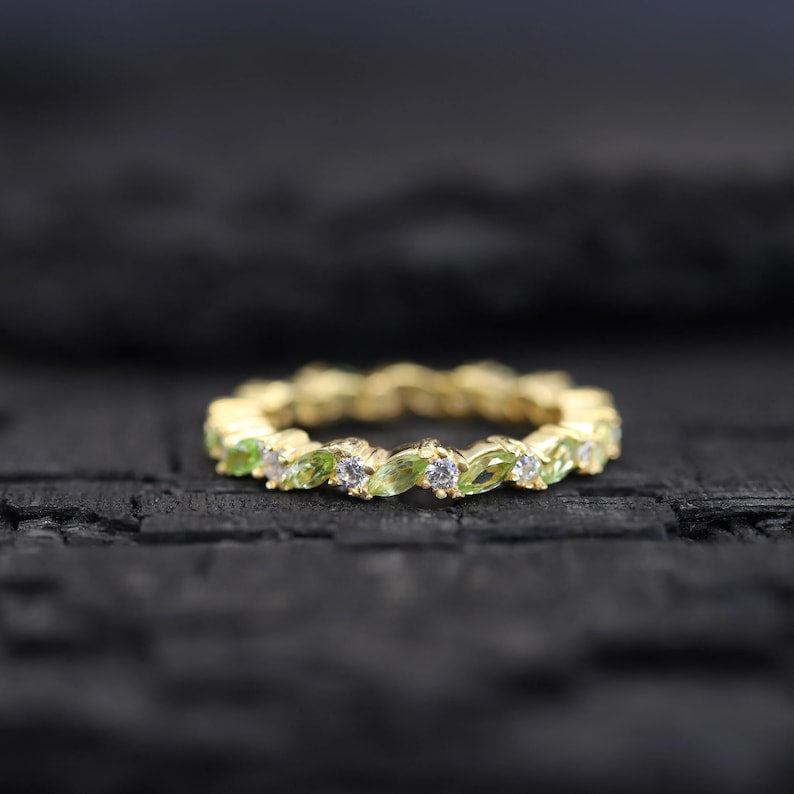 Peridot Ring of StarLight - djoyr