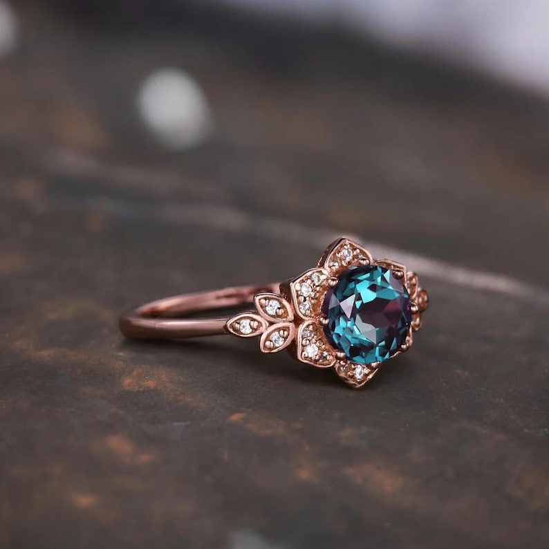 Ethereal Round Alexandrite Ring in Rose Gold vermeil - djoyr
