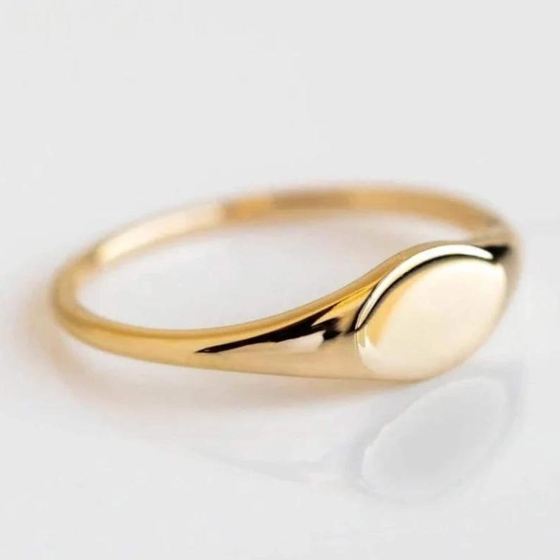 Classic Signet Ring