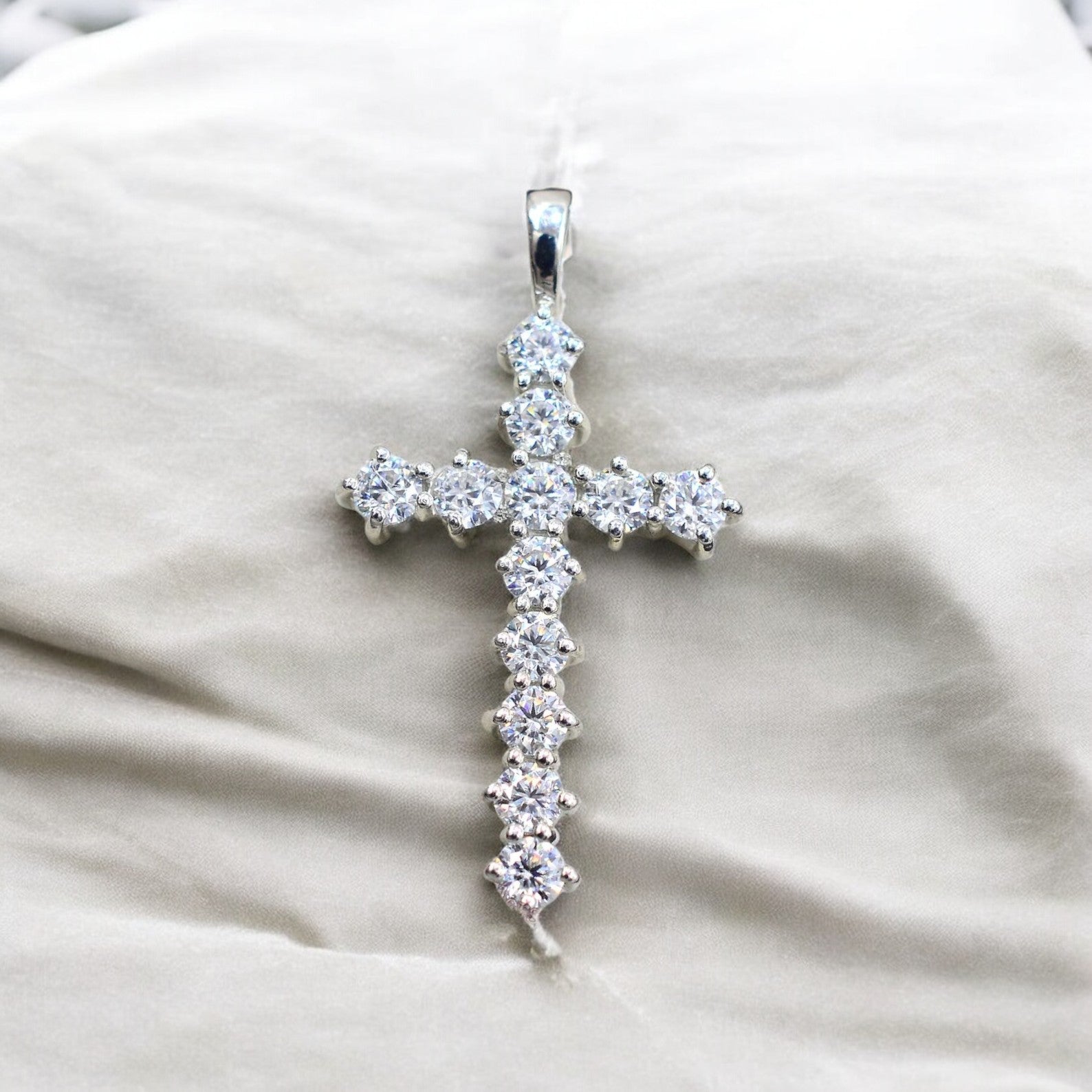 Round cut Lab Diamond Cross Pendant - djoyr