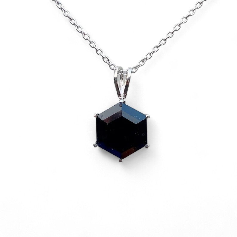 Black Onyx Hexe Pendant - djoyr