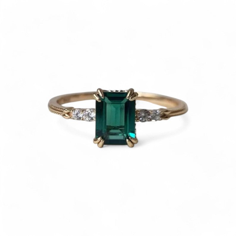 Emerald Whisper Ring - djoyr