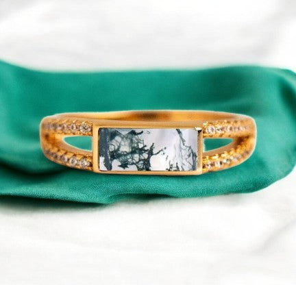 Moss Agate  Surmount Ring - djoyr