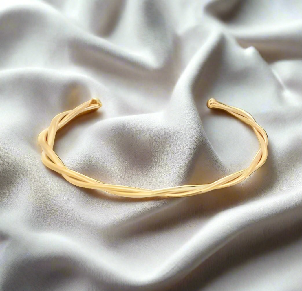 Twist Cuff - djoyr