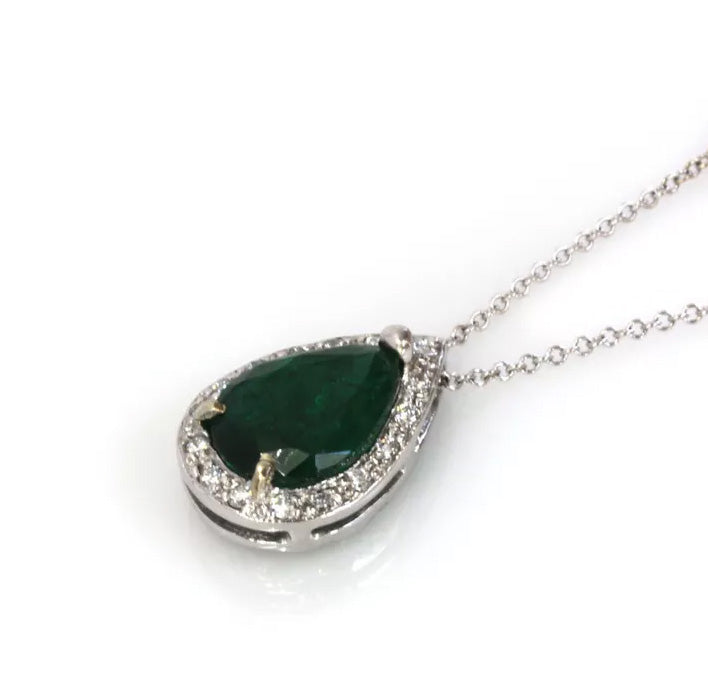 Emerald Guardian Necklace - djoyr